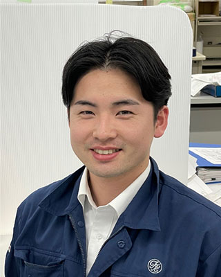 文系でもモノづくりの世界に挑戦！風通しの良い環境で勉強の毎日です。